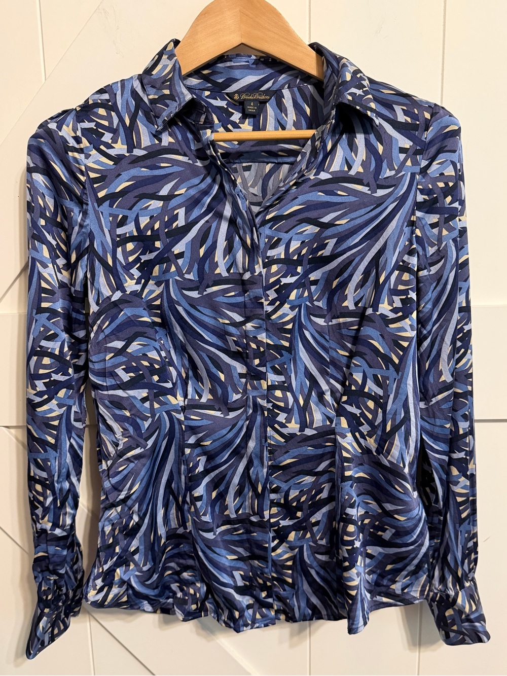 Brooks Brothers 100% Silk Button Down Blouse Blue Abstract Swirl Women’s Size 4